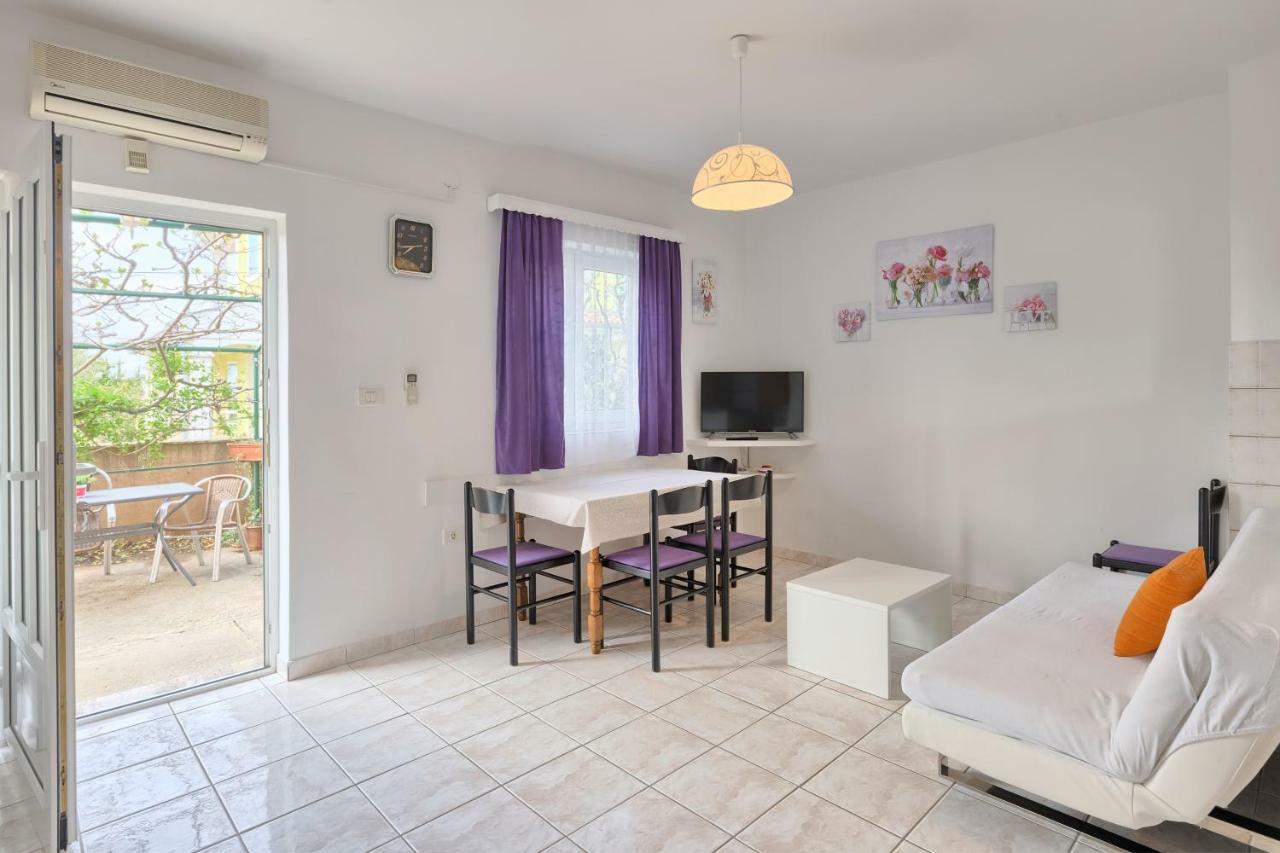 Vila Milla Premantura Buitenkant foto