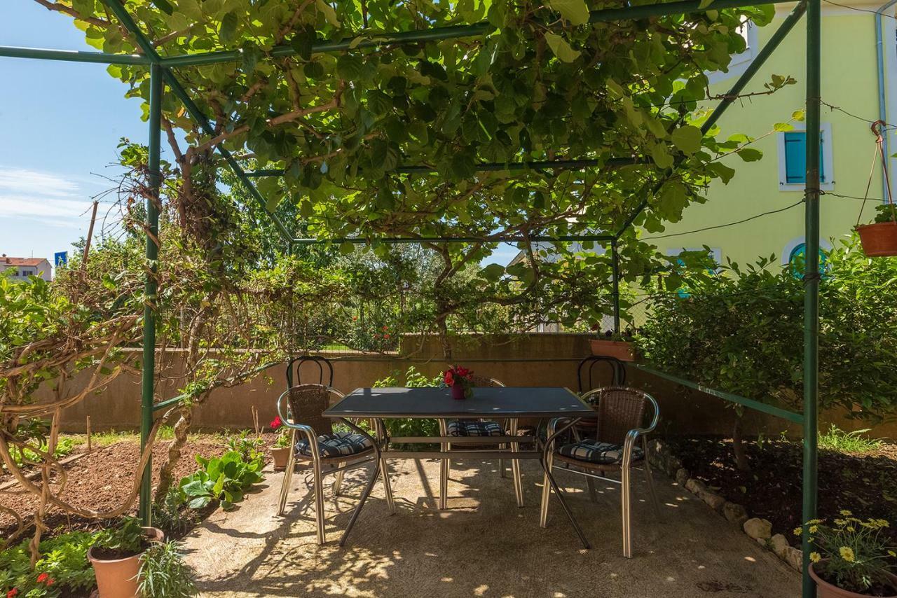 Vila Milla Premantura Buitenkant foto