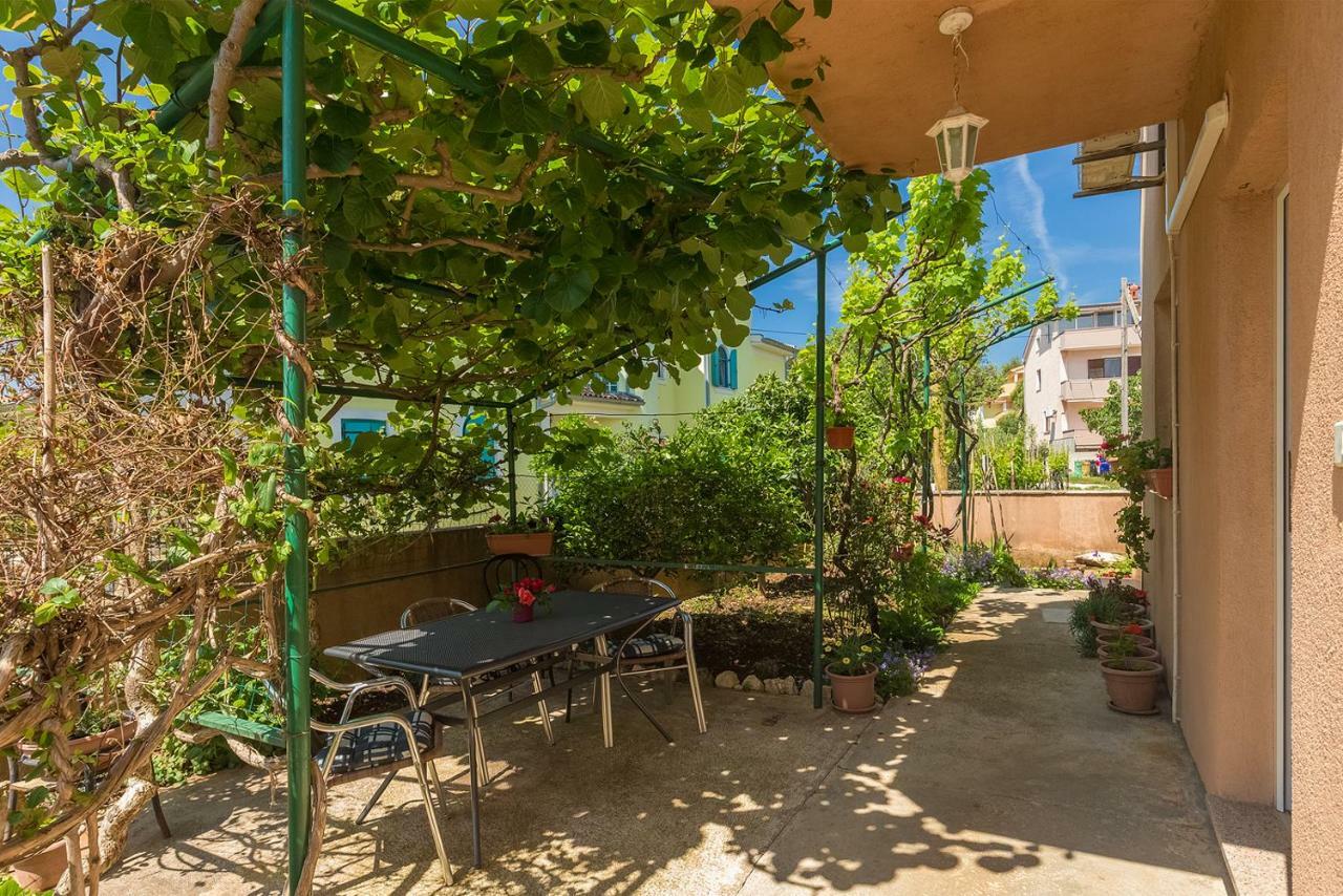 Vila Milla Premantura Buitenkant foto