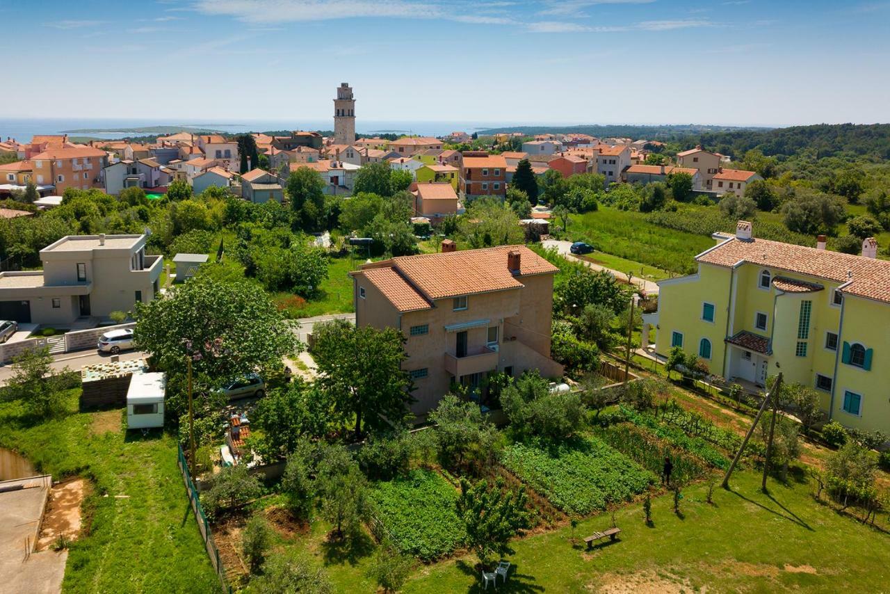 Vila Milla Premantura Buitenkant foto