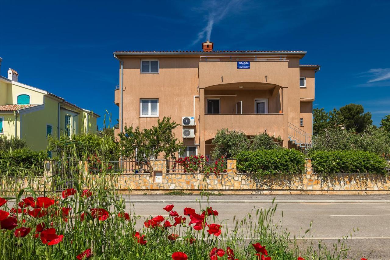 Vila Milla Premantura Buitenkant foto