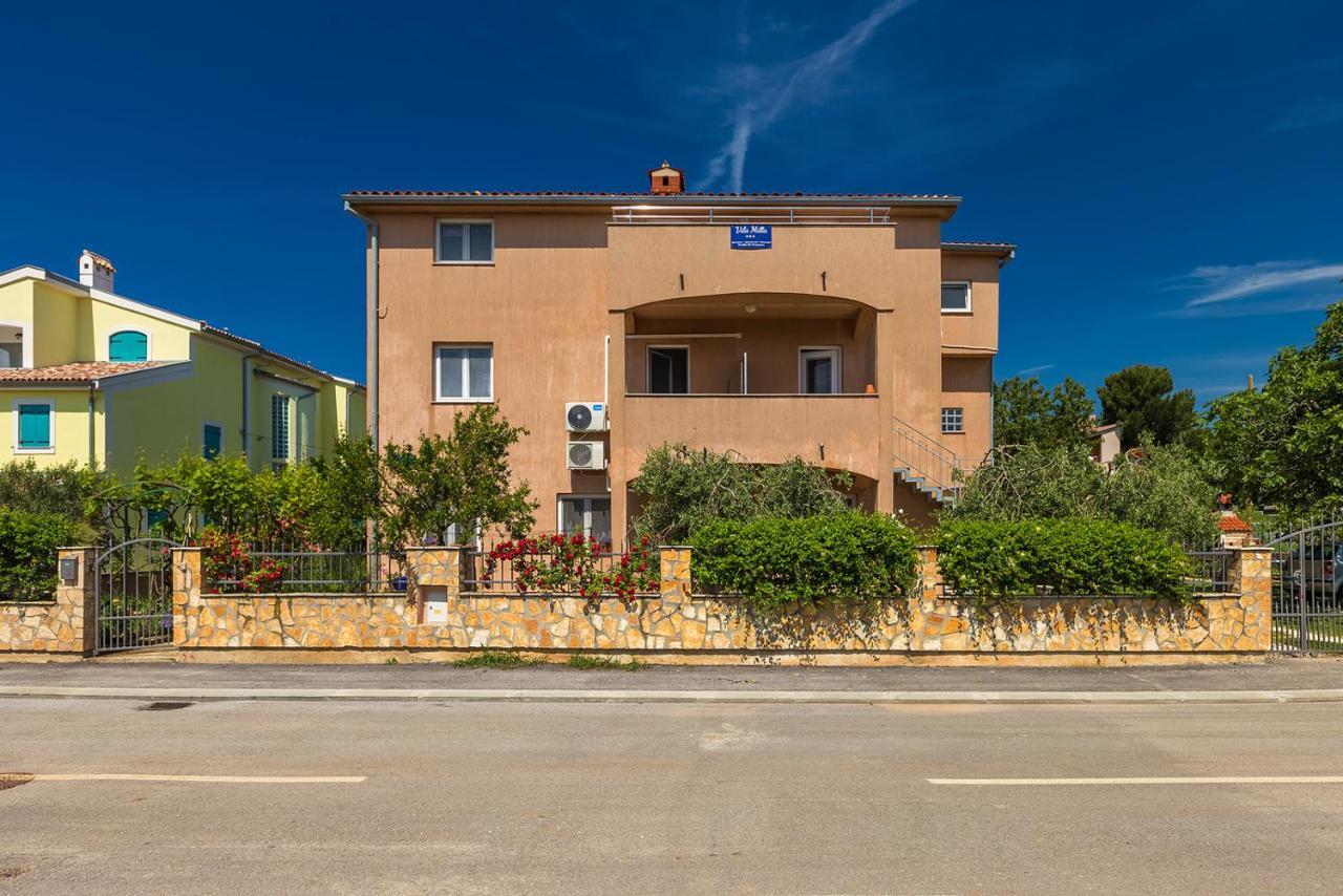 Vila Milla Premantura Buitenkant foto